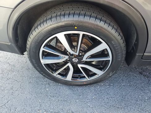 Used 2019 Nissan Rogue SL FWD image 7