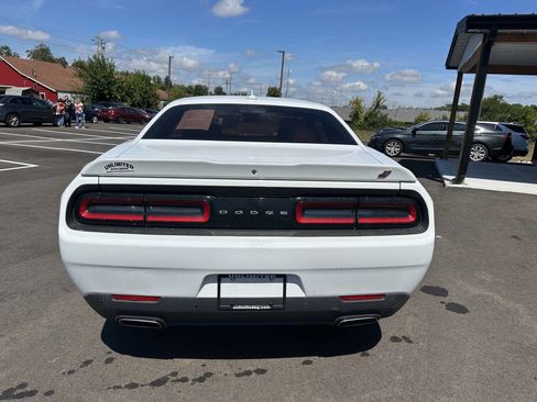 Used 2018 Dodge Challenger GT image 9