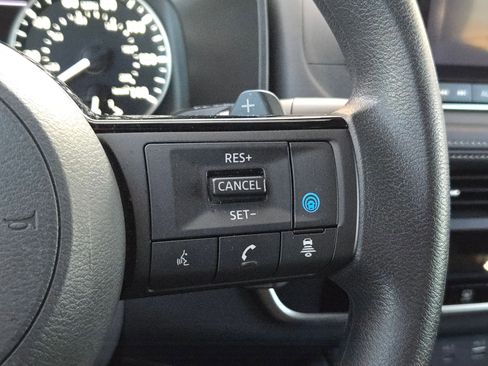 Used 2023 Nissan Rogue SV image 21