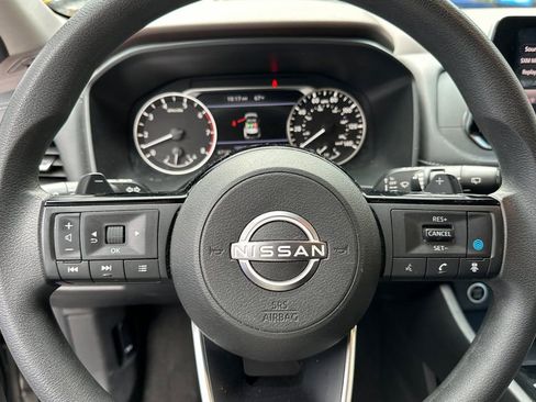 Used 2023 Nissan Rogue SV image 23