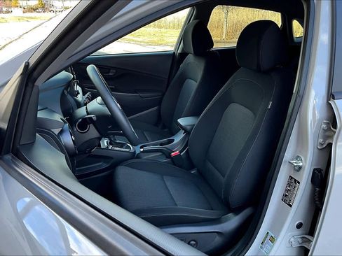 Used 2023 Hyundai Kona SEL image 9