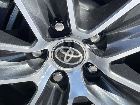 Used 2021 Toyota Highlander XLE image 29