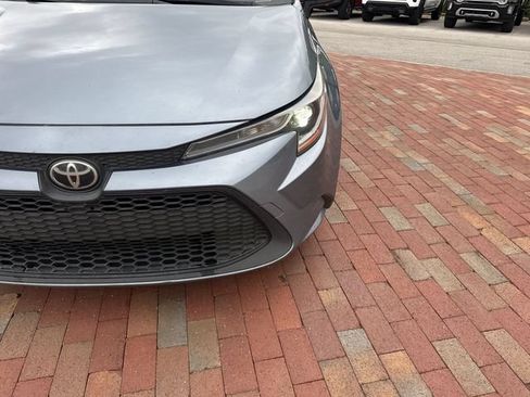 Used 2020 Toyota Corolla LE FWD image 24