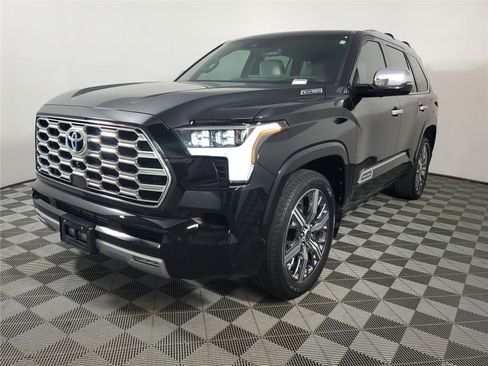 Used 2023 Toyota Sequoia Capstone AWD/4WD image 3