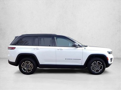 Used 2022 Jeep Grand Cherokee Trailhawk w/ Advanced Protech Group II image 4