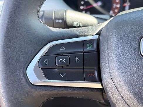 Used 2025 Jeep Compass Limited AWD/4WD image 12