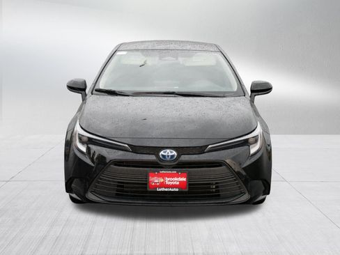 Certified 2025 Toyota Corolla LE FWD image 2