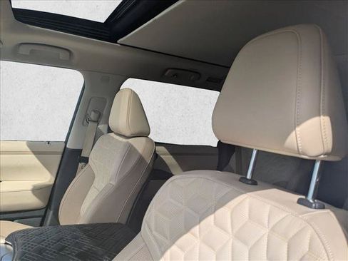 Used 2025 Nissan Armada Platinum Reserve AWD/4WD image 13
