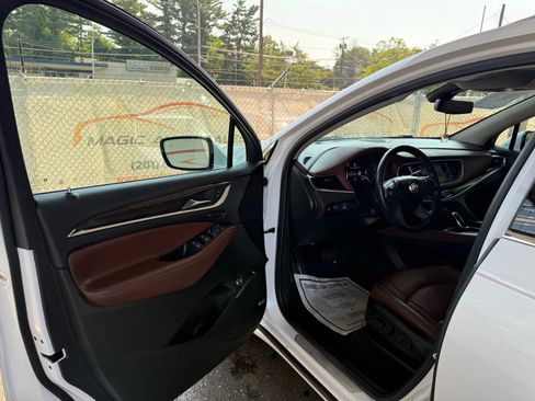 Used 2021 Buick Enclave Avenir w/ Avenir Technology Package image 14