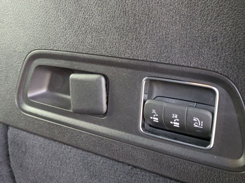 Used 2023 Mercedes-Benz GLS 450 4MATIC image 36