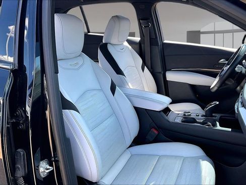 Used 2024 Cadillac XT4 Sport AWD/4WD image 7