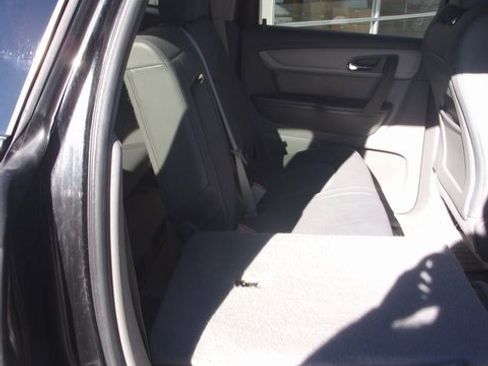 Used 2017 Chevrolet Traverse LT image 30