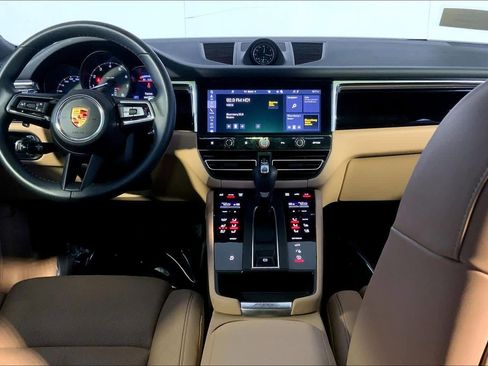 Used 2025 Porsche Macan image 14