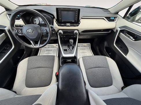 Used 2020 Toyota RAV4 XLE w/ XLE Grade Weather Package AWD/4WD image 11