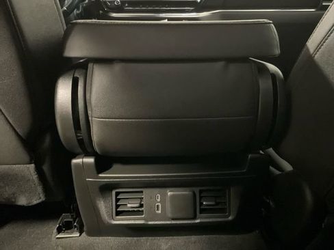 Used 2024 Chevrolet Silverado 2500 LTZ image 20