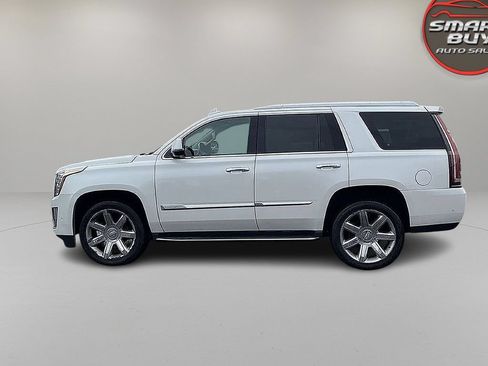 Used 2018 Cadillac Escalade Luxury AWD/4WD image 7
