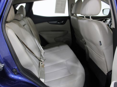 Used 2019 Nissan Rogue Sport SL w/ Premium Package image 23