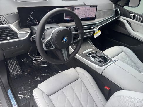 Used 2026 BMW X5 xDrive40i w/ M Sport Package image 24