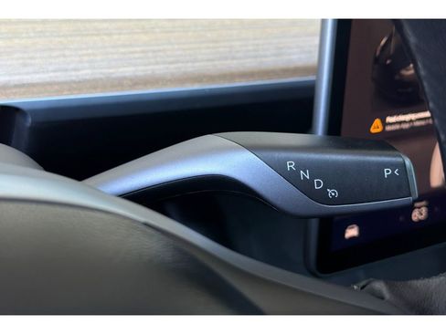 Used 2022 Tesla Model Y Long Range AWD/4WD image 25