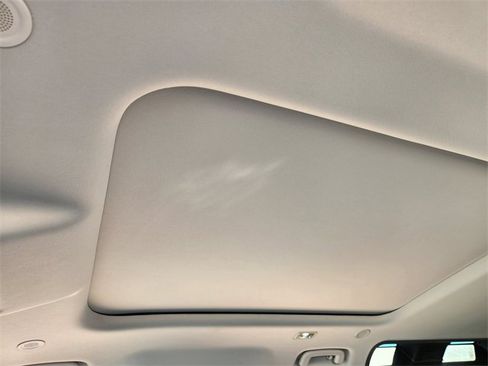 Used 2026 Land Rover Defender 110 S image 18