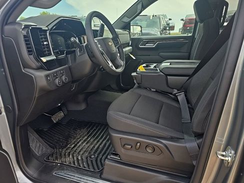 Used 2026 Chevrolet Silverado 1500 LT AWD/4WD image 8