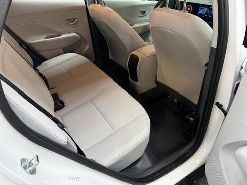 Certified 2024 Hyundai Kona SE image 36