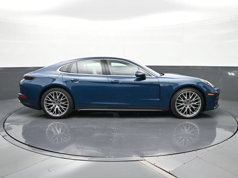 Certified 2025 Porsche Panamera image 28
