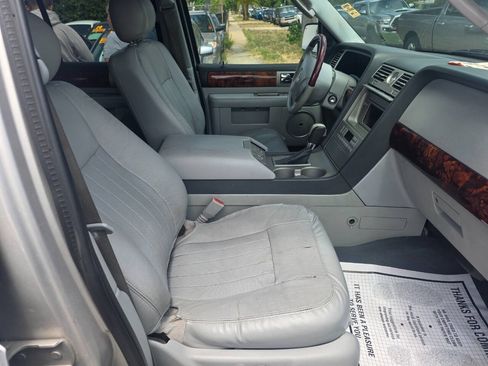 Used 2004 Lincoln Navigator Luxury AWD/4WD image 17