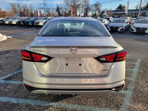 New 2025 Nissan Altima 2.5 SV image 5
