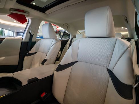 New 2025 Lexus ES 350 w/ Premium Package image 13