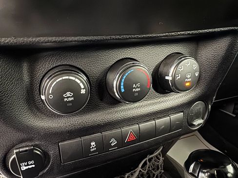 Used 2014 Jeep Wrangler Unlimited Sport AWD/4WD image 18