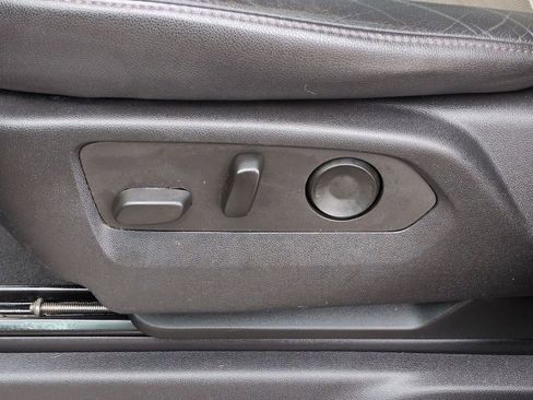 Used 2022 Chevrolet Silverado 1500 ZR2 w/ Technology Package image 13