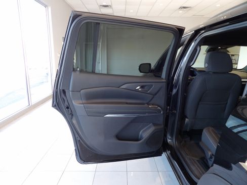 Used 2024 Chevrolet Traverse LT image 17