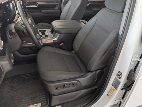 Used 2024 Chevrolet Silverado 2500 LT AWD/4WD image 16