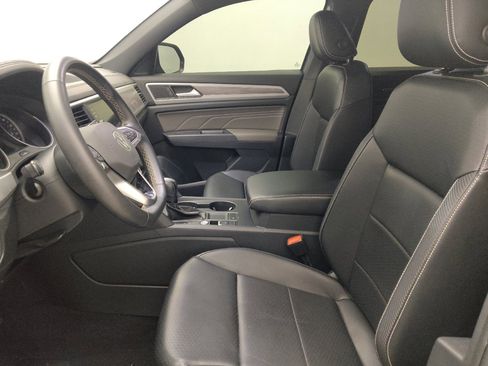 Used 2021 Volkswagen Atlas Cross Sport SE FWD image 17