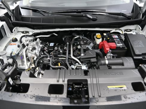Certified 2025 Nissan Kicks SR FWD image 20