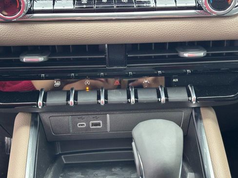 New 2026 GMC Canyon Denali w/ LPO, Denali Black Edition image 23