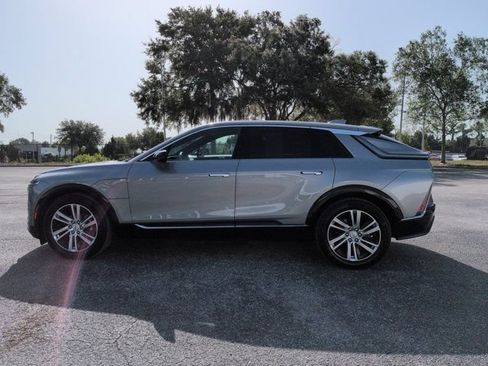 Used 2024 Cadillac Lyriq Tech RWD image 7