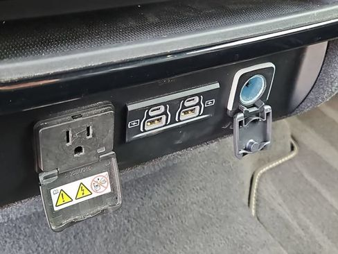 Used 2024 Jeep Wagoneer L Series II RWD image 45
