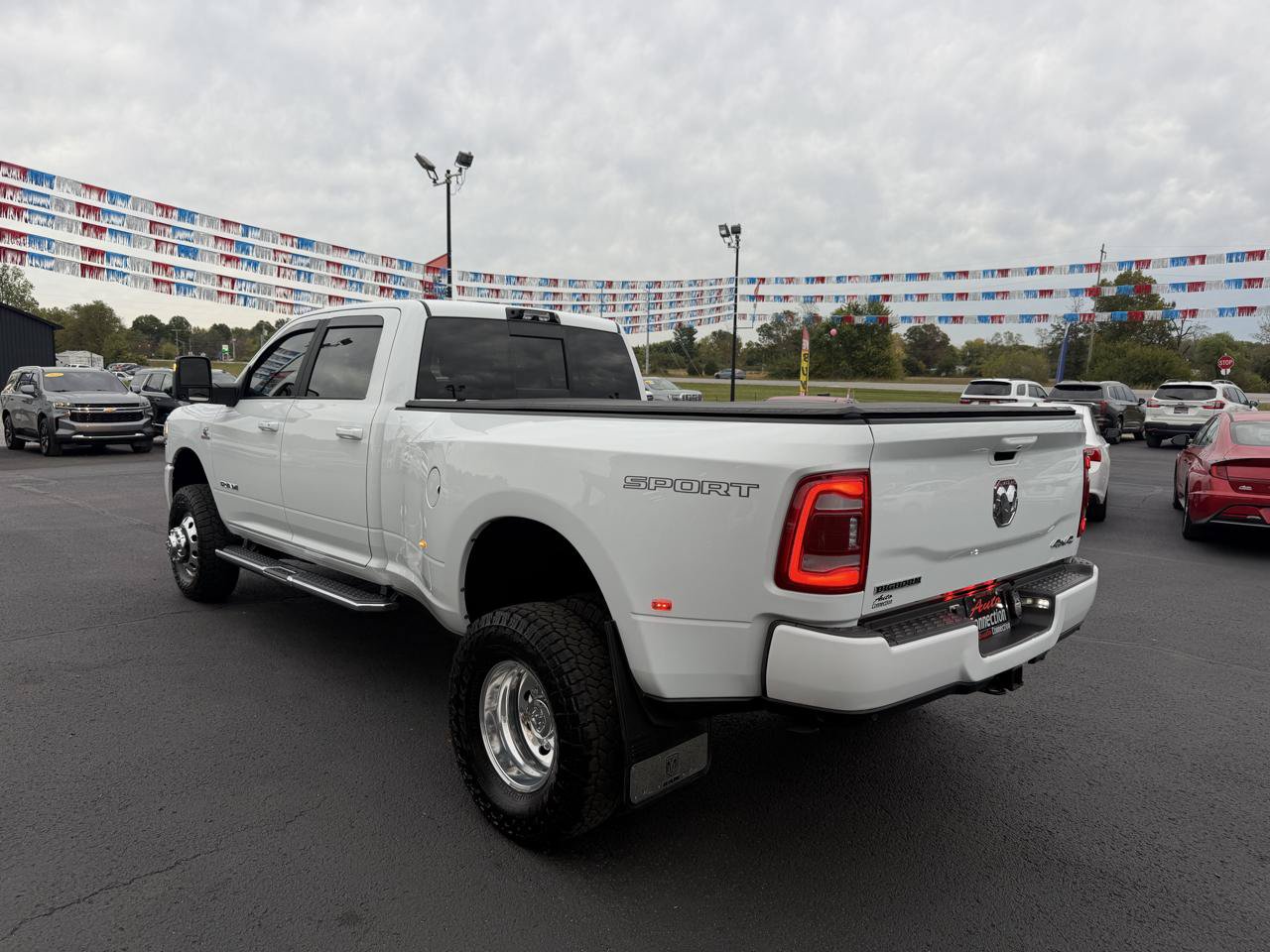 Used 2024 RAM 3500 Big Horn w/ Level 2 Equipment Group AWD/4WD image 7