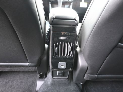 New 2026 Jeep Compass Latitude image 18