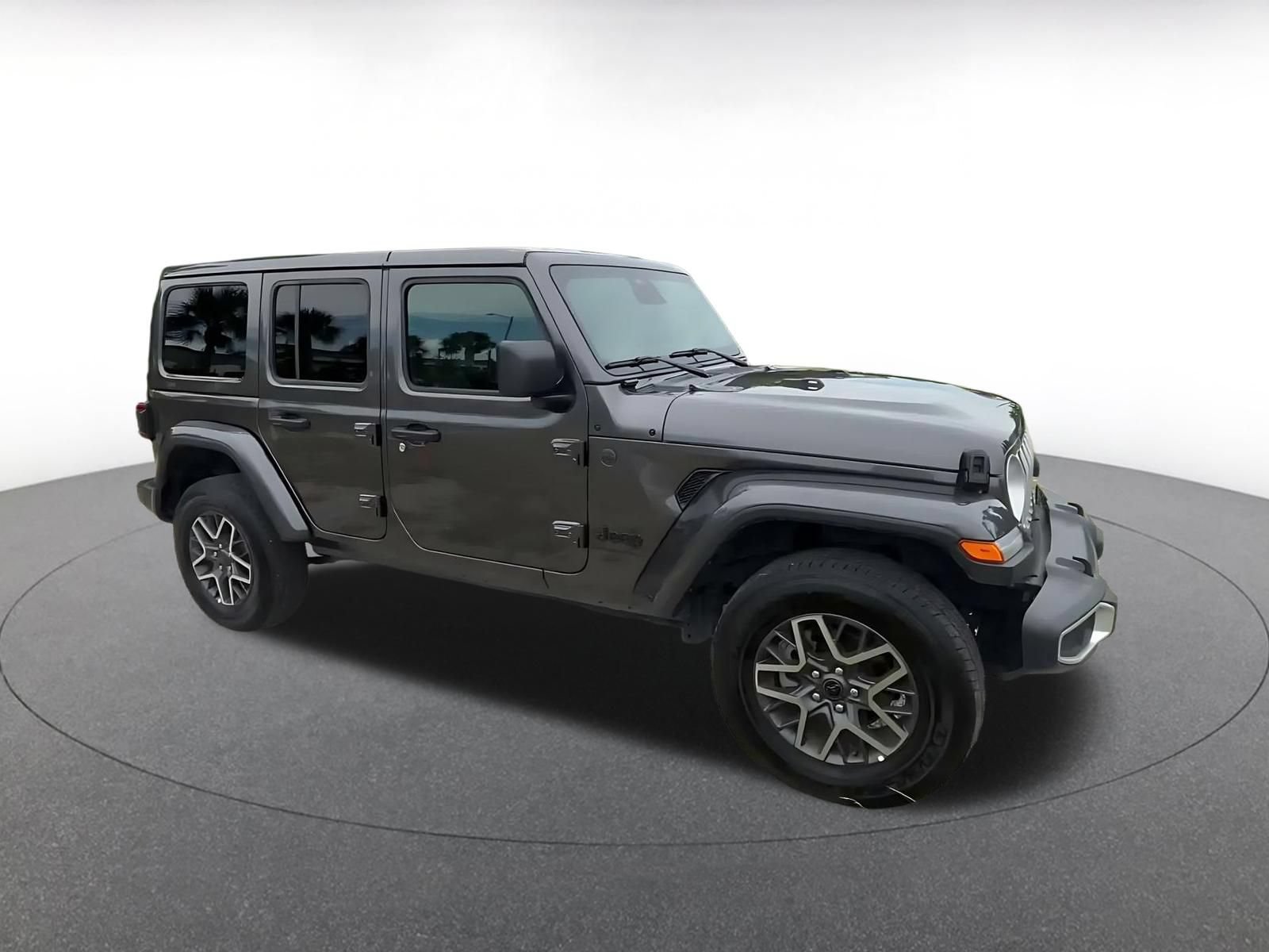 Used 2025 Jeep Wrangler Unlimited Sahara AWD/4WD image 2