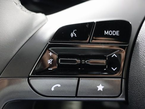 Certified 2025 Hyundai Elantra Sport image 11