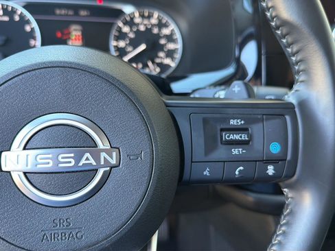 Used 2025 Nissan Pathfinder SV FWD image 23