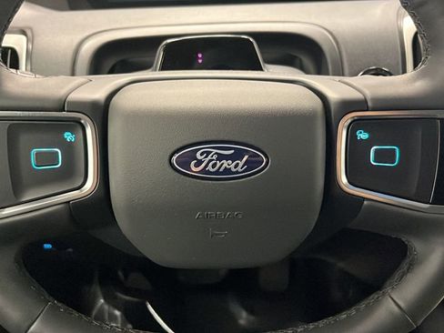 Used 2025 Ford Expedition Max Active AWD/4WD image 16