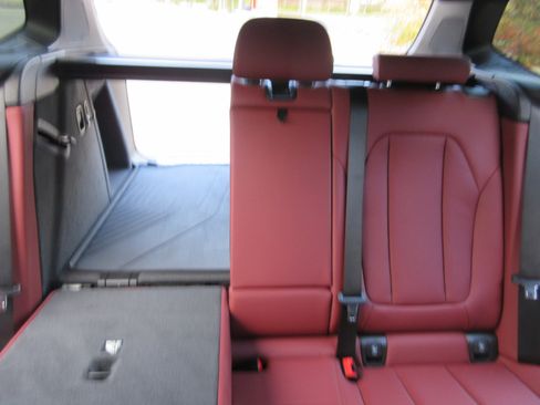 Used 2024 BMW X3 xDrive30i w/ Convenience Package image 35