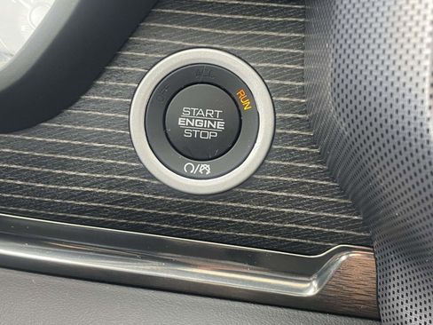 Used 2021 RAM 1500 Limited image 8