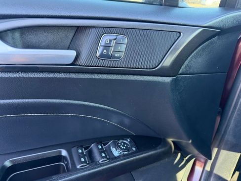 Used 2018 Ford Fusion Titanium image 25