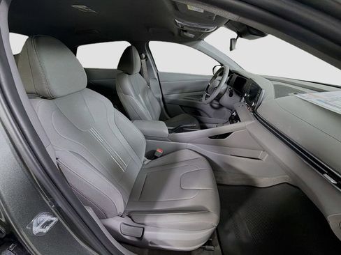 Used 2025 Hyundai Elantra Sport FWD image 26