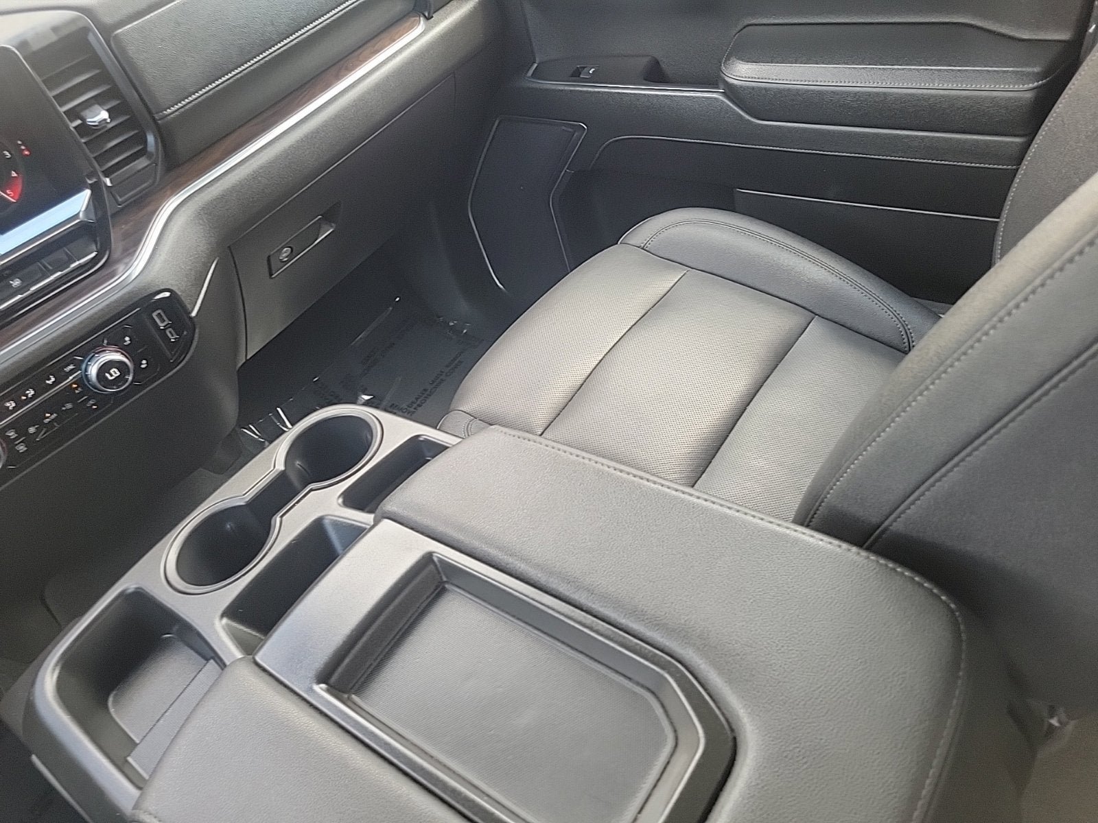 Certified 2025 GMC Sierra 1500 SLT RWD image 18